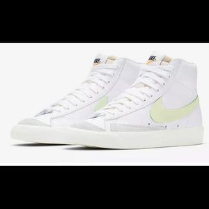 Nike Blazer Mid '77 Vintage White Volt CZ1055-108 Women's Size 12 Men's 10.5
